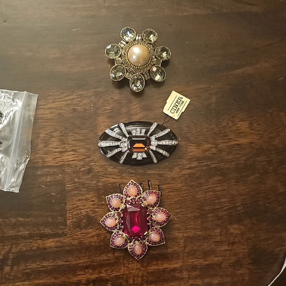 Elegant Multi-Color Brooch Set